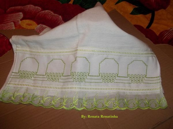 Pano de Prato Bordado em Vagonite Vasinho